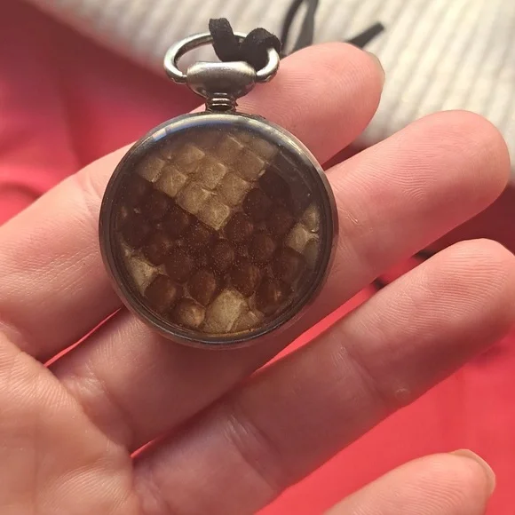 GENUINE PYTHON RESIN NECKLACE! Made by hand with ♥️♥️♥️ - Picture 10 of 10